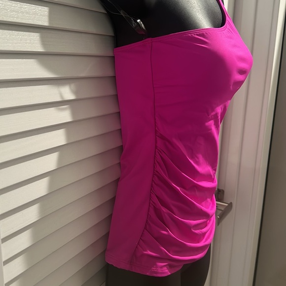 🌸🌸🌸La Blanca Hot Pink Tankini Top with adjustable strap. 🌸🌸. Size 4 - Picture 4 of 6